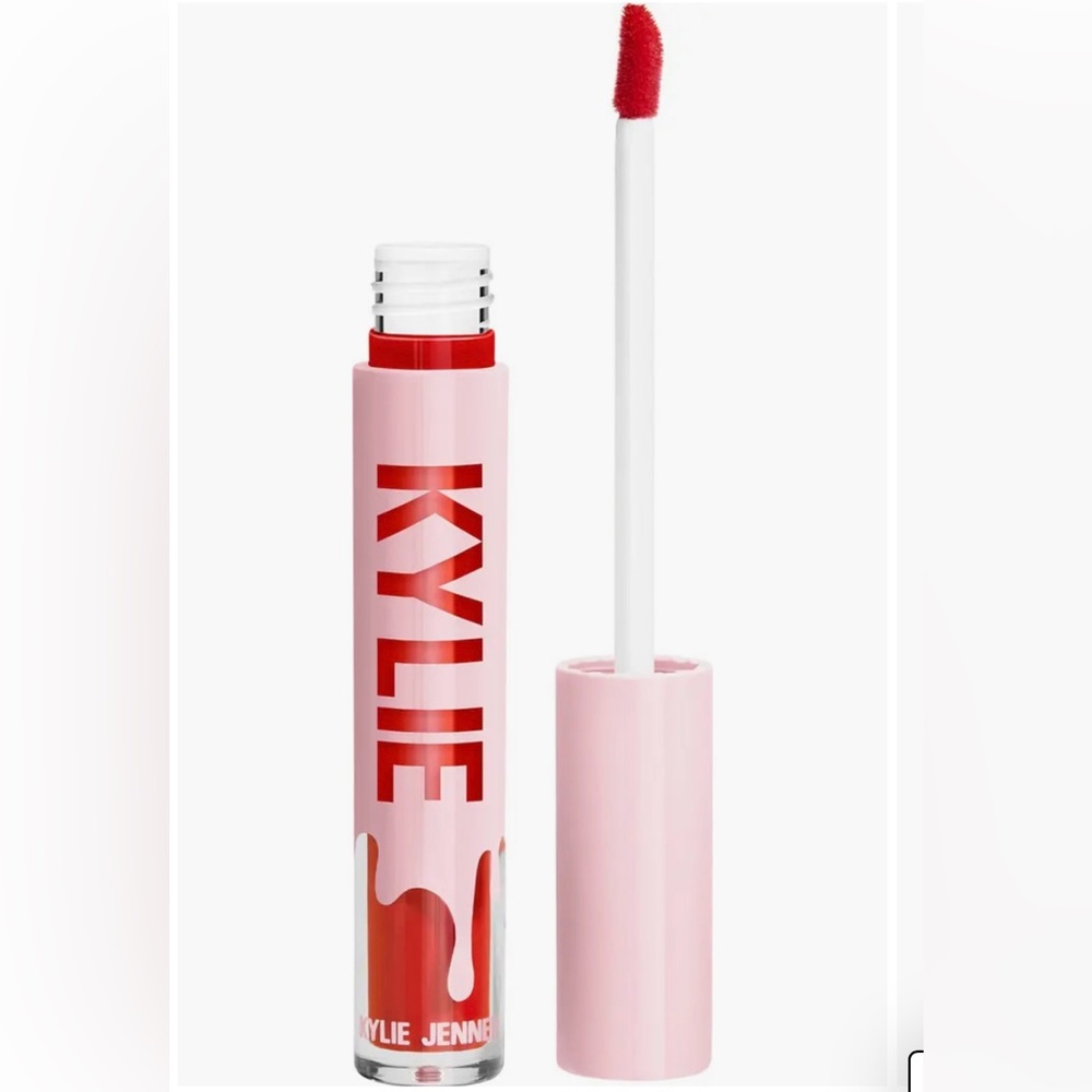 Kylie Cosmetics Don’t @ Me- Velvet Lip lacquer. Shade 416